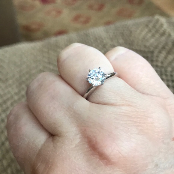 1 ct high quality cz ring - size 7, or size 7 1/5 - Picture 5 of 6